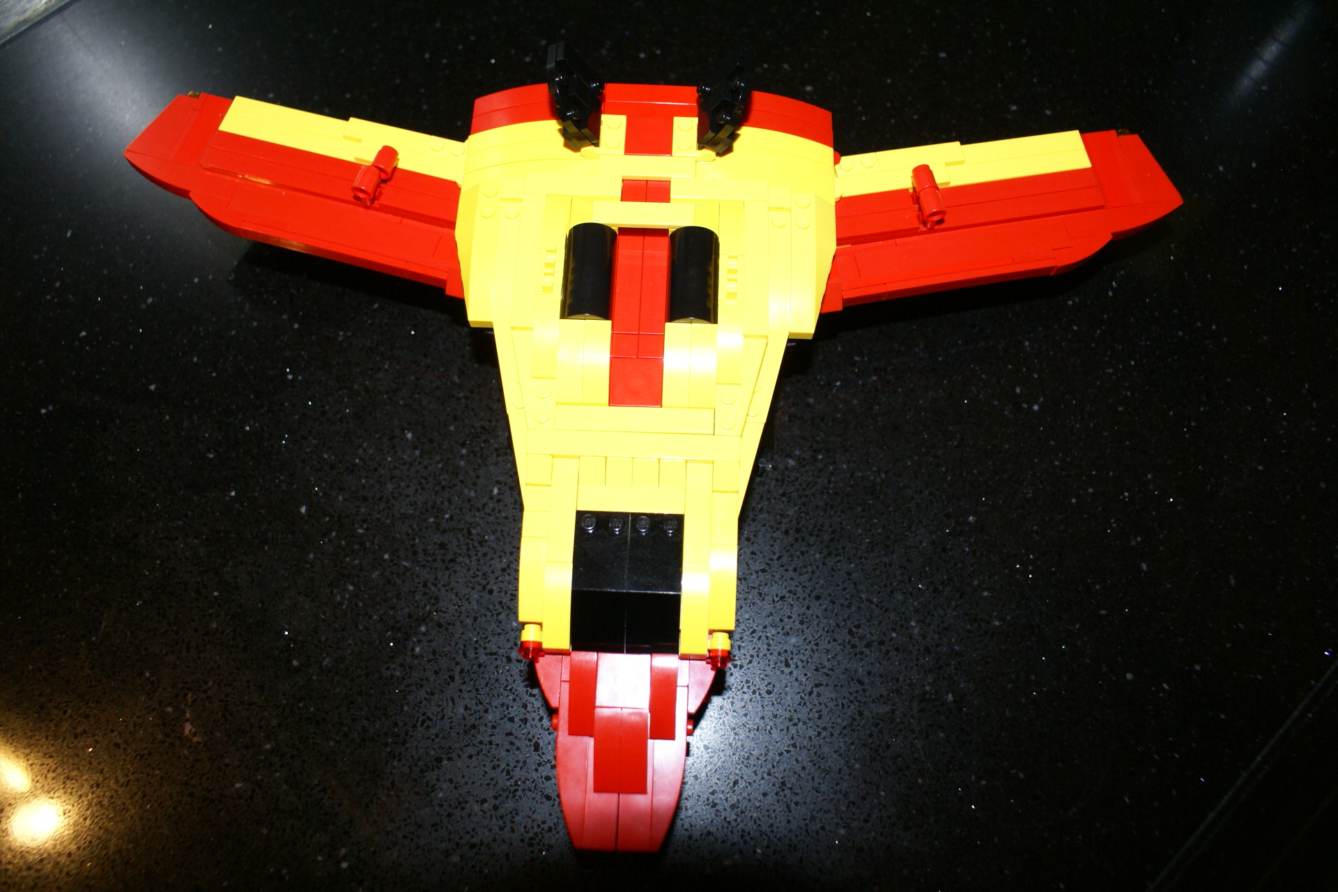 8143_moc_spaceship_22.jpg