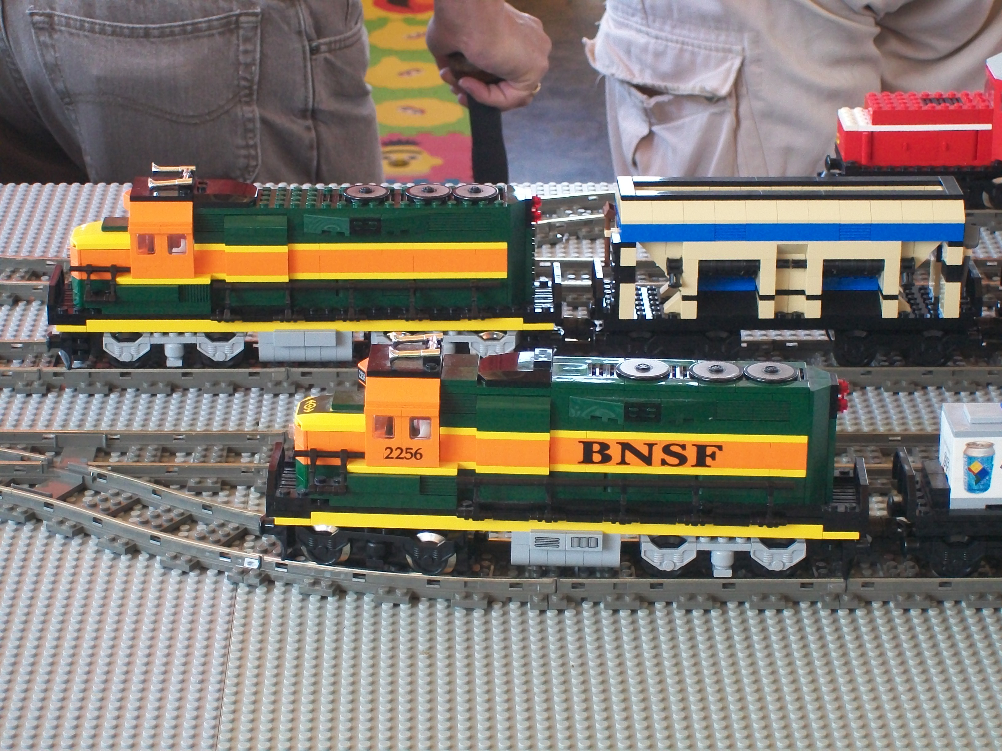 mas12049.jpg