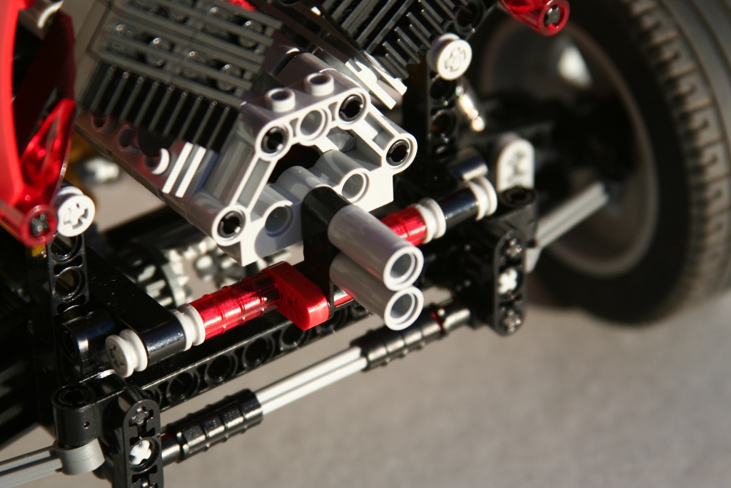 xlr8r007.jpg