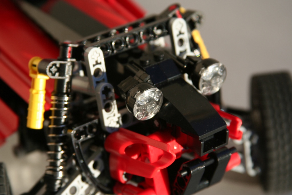 xlr8r012.jpg