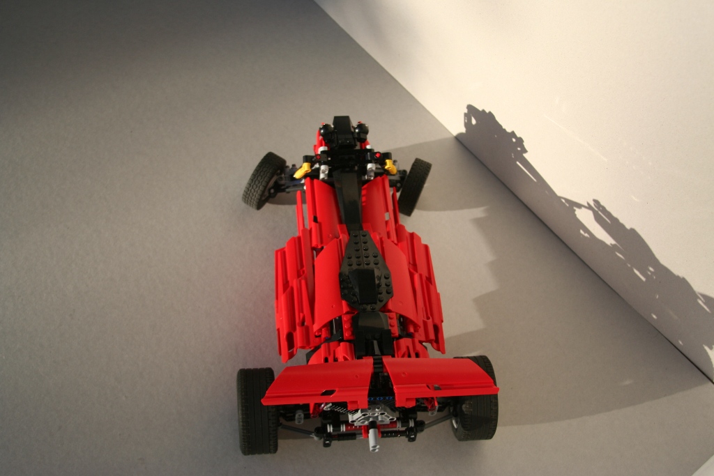xlr8r018.jpg