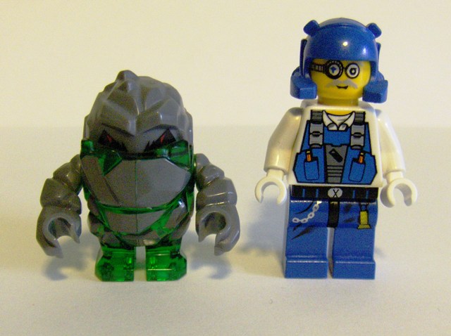 8957_minifigs1.jpg