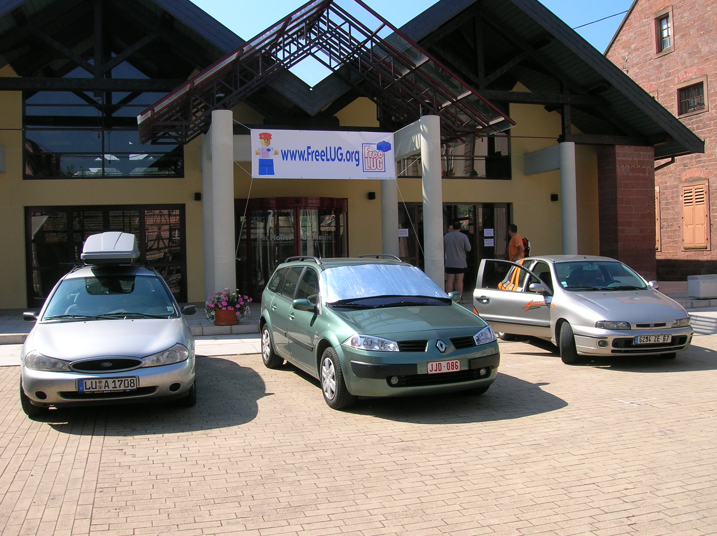 unloading_stuff_from_germany__belgium_and_france.jpg