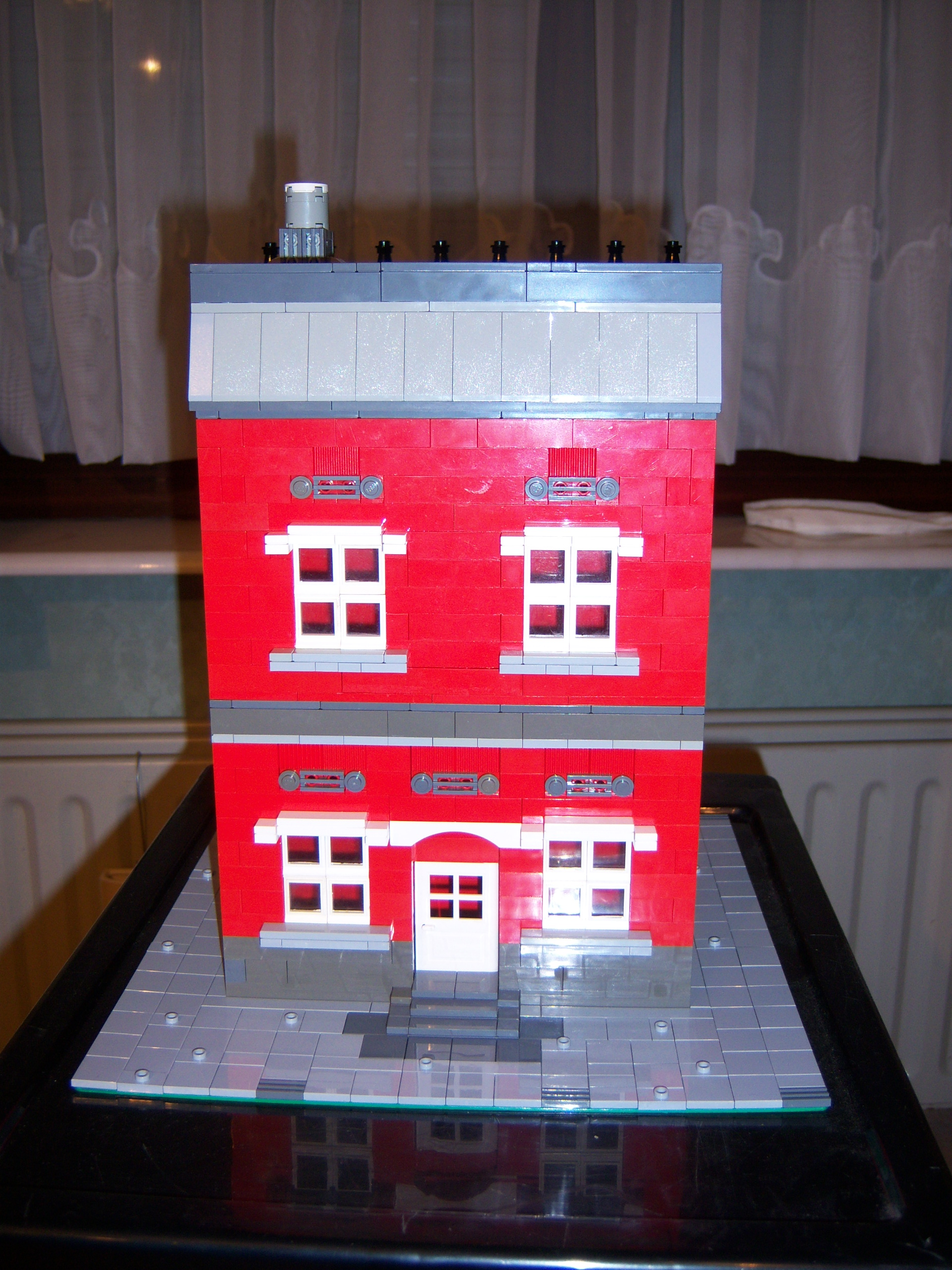 red_house_back.jpg