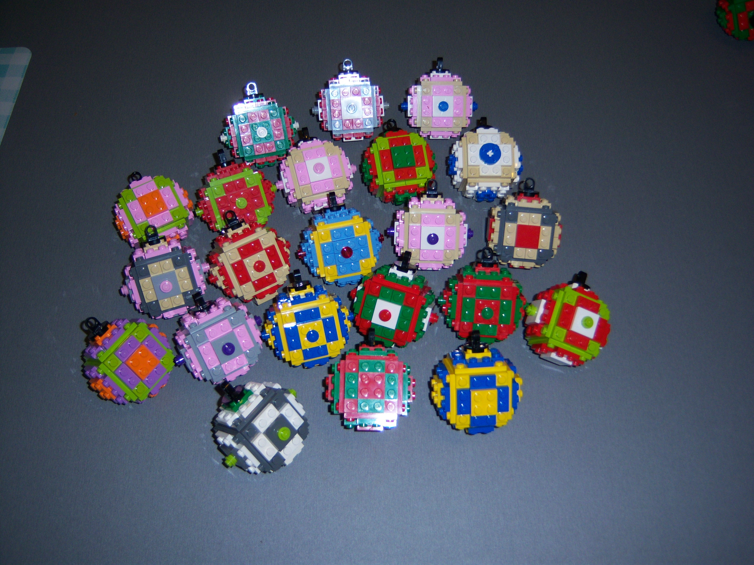 kerstballen_lego_01.jpg