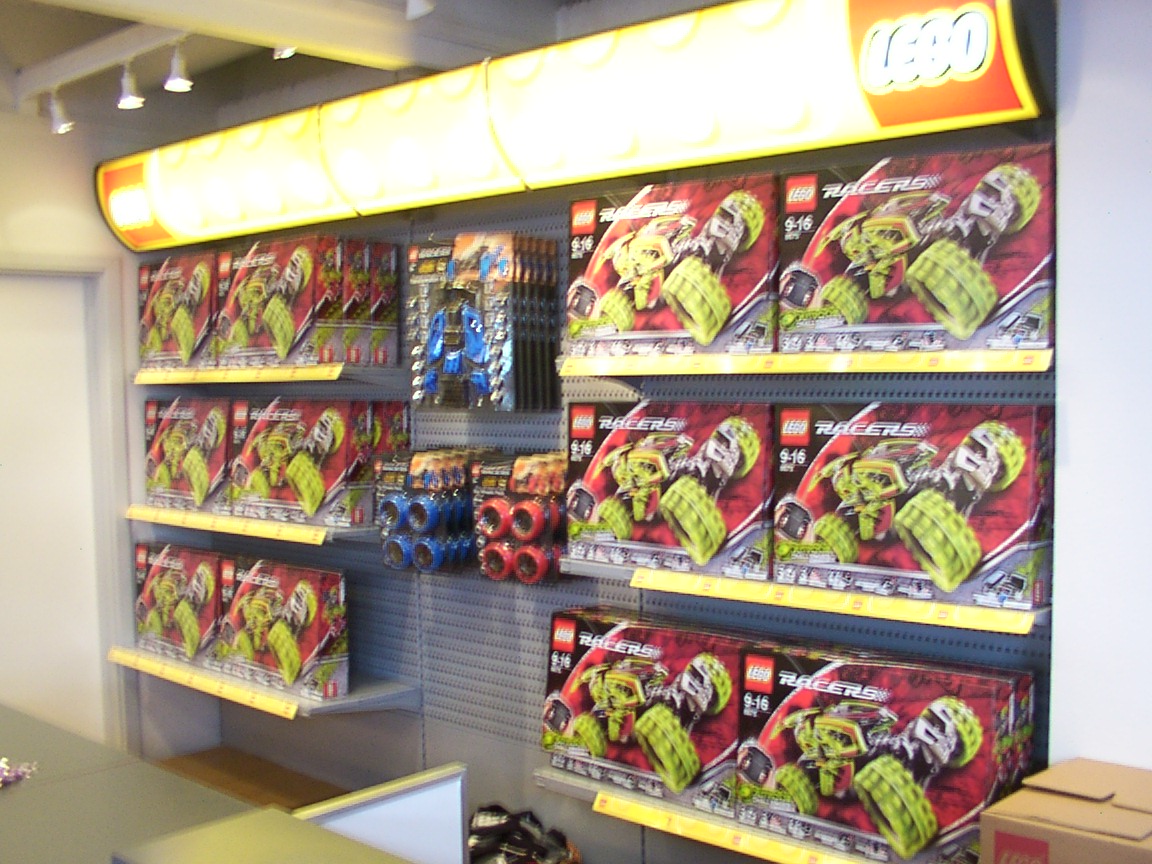 012_shop.jpg