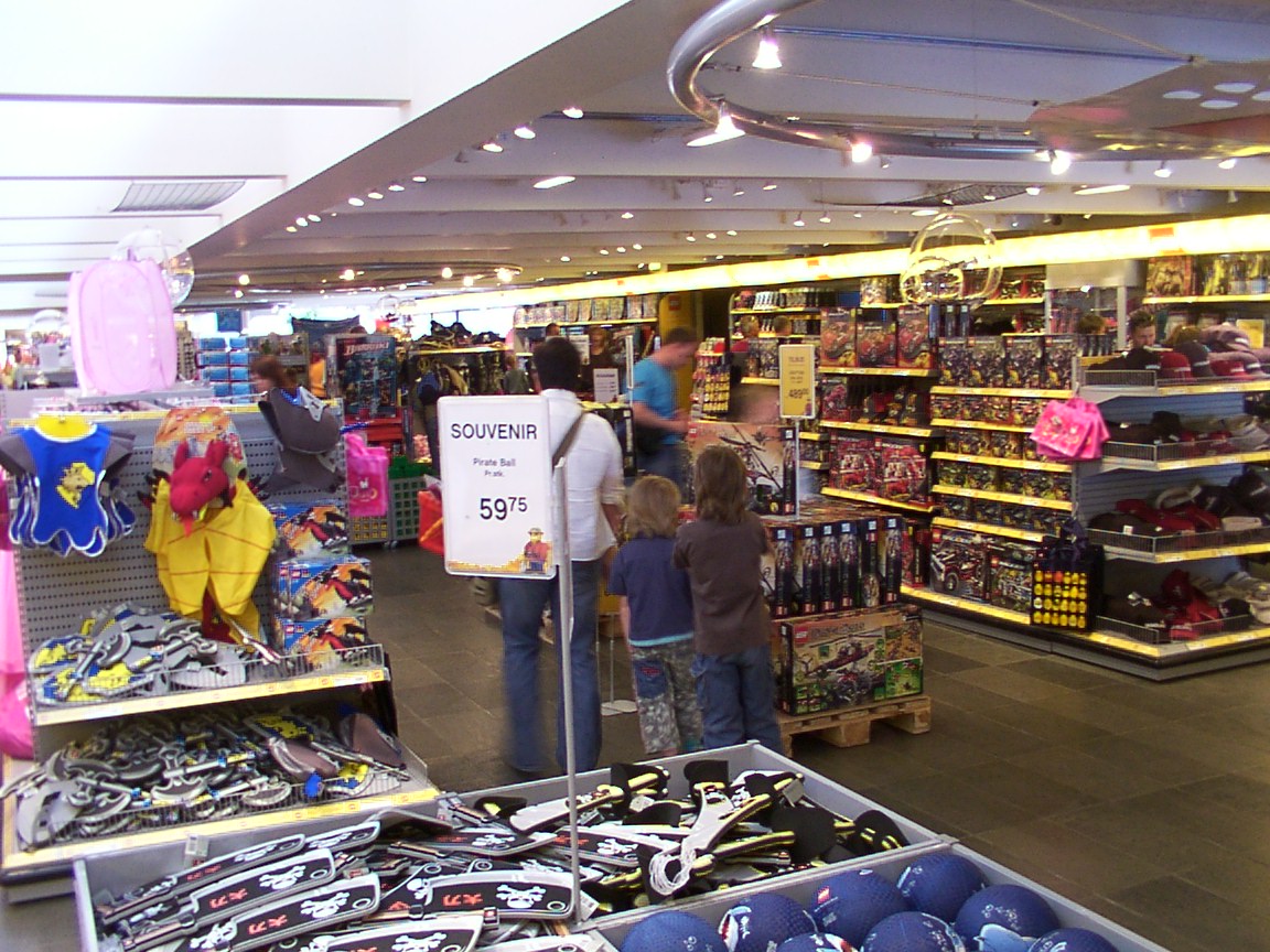 015_shop.jpg