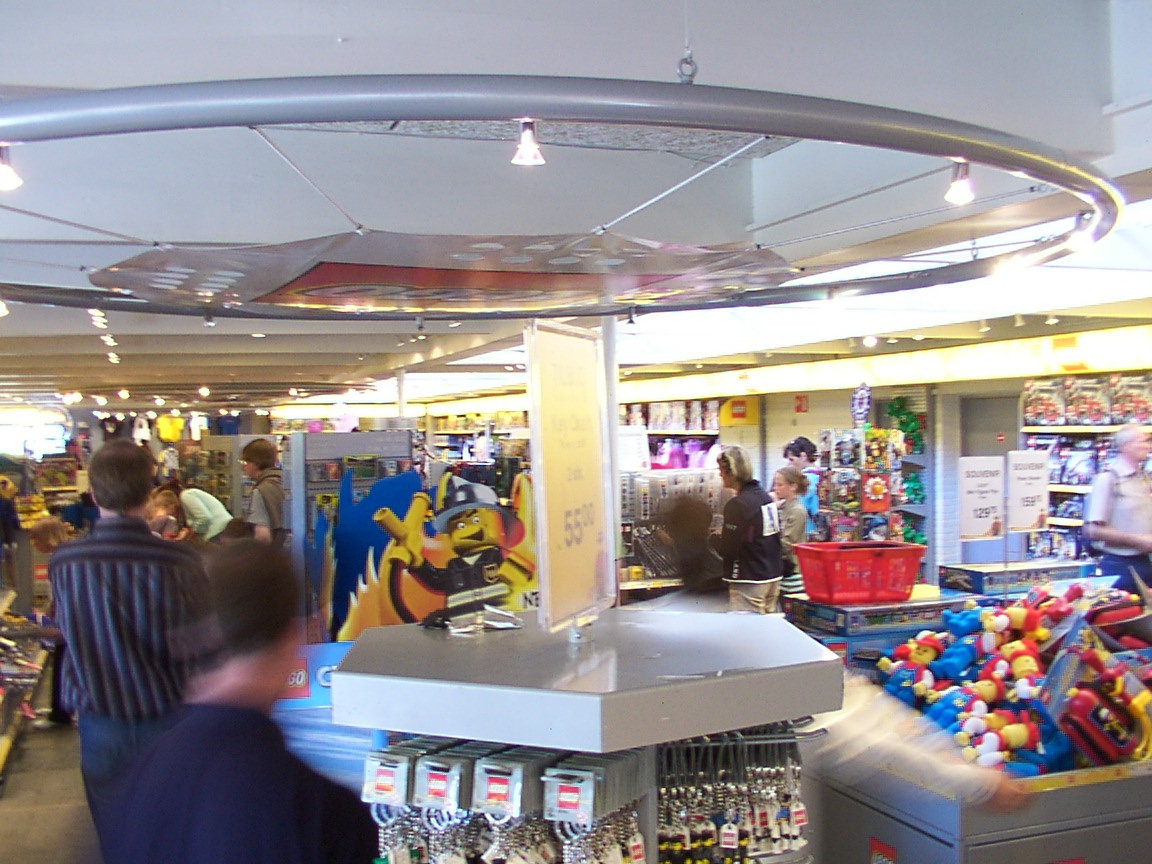 016_shop.jpg