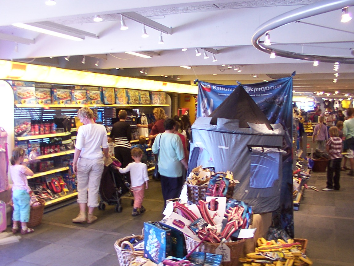 017_shop.jpg