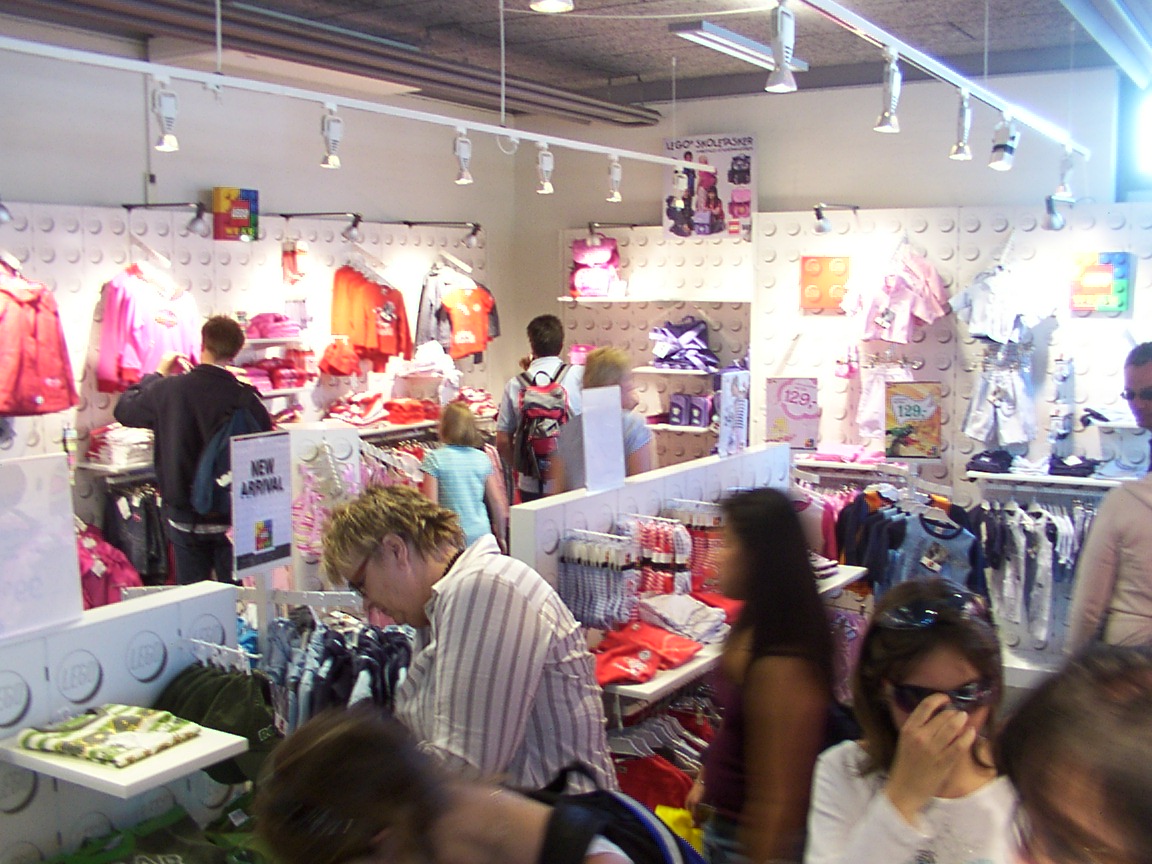 024_shop.jpg