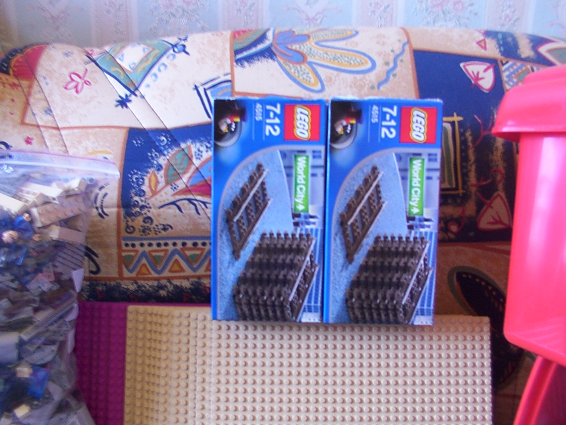 005_cheap_traintrack.jpg