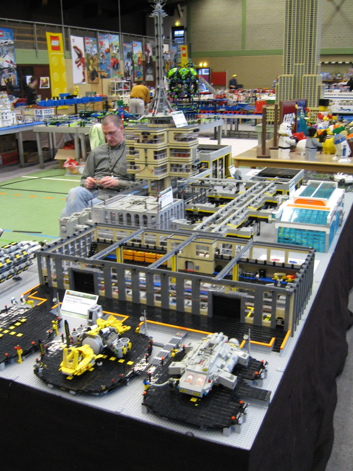 101_dutch_moonbase.jpg