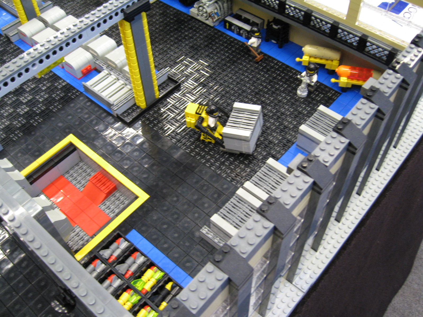 102_dutch_moonbase.jpg