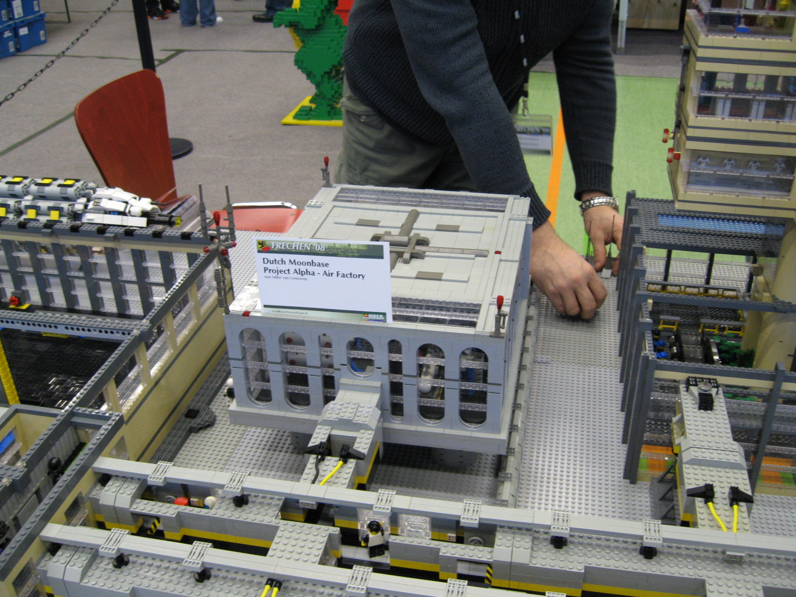 104_dutch_moonbase.jpg
