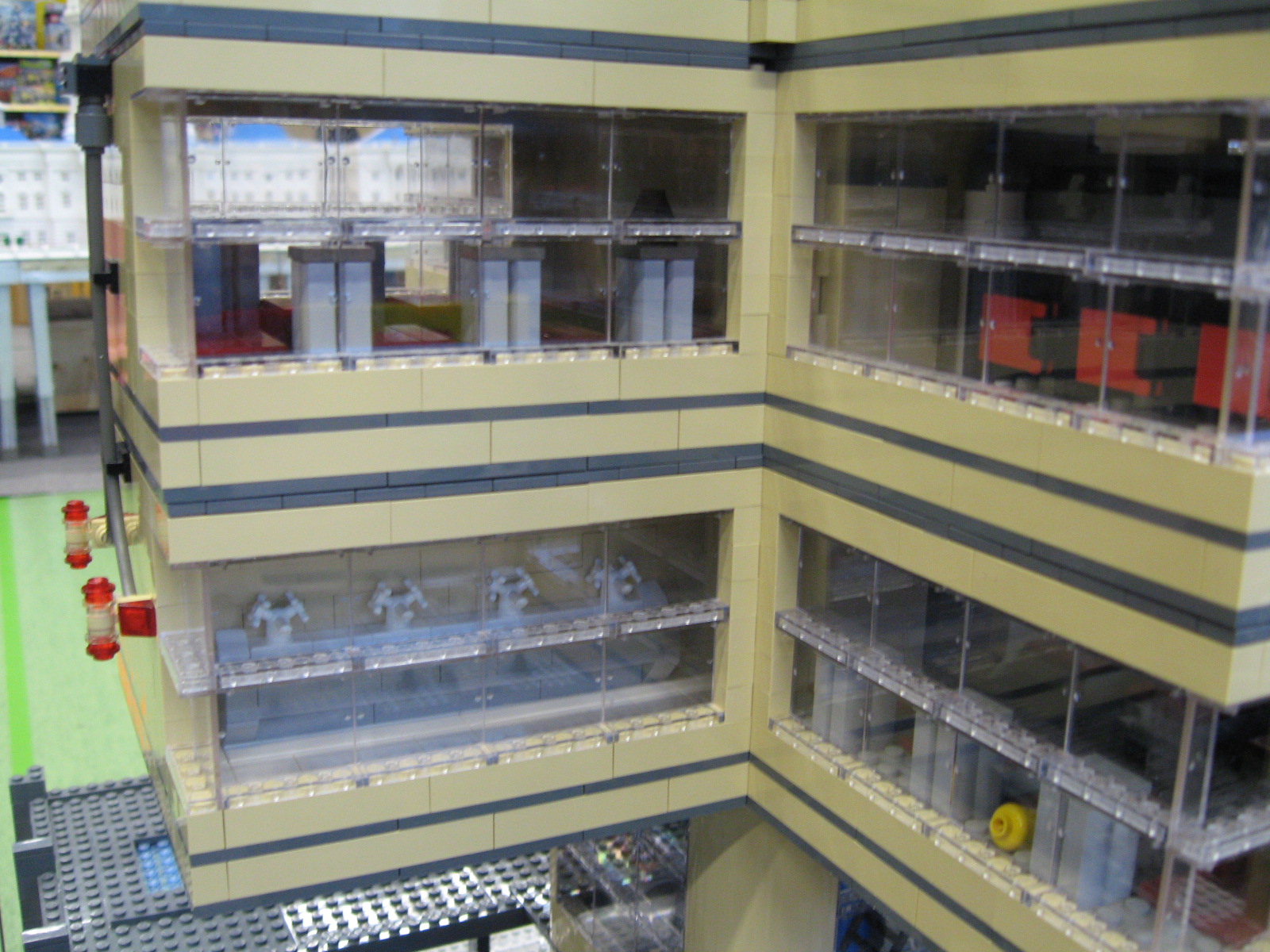 107_dutch_moonbase.jpg