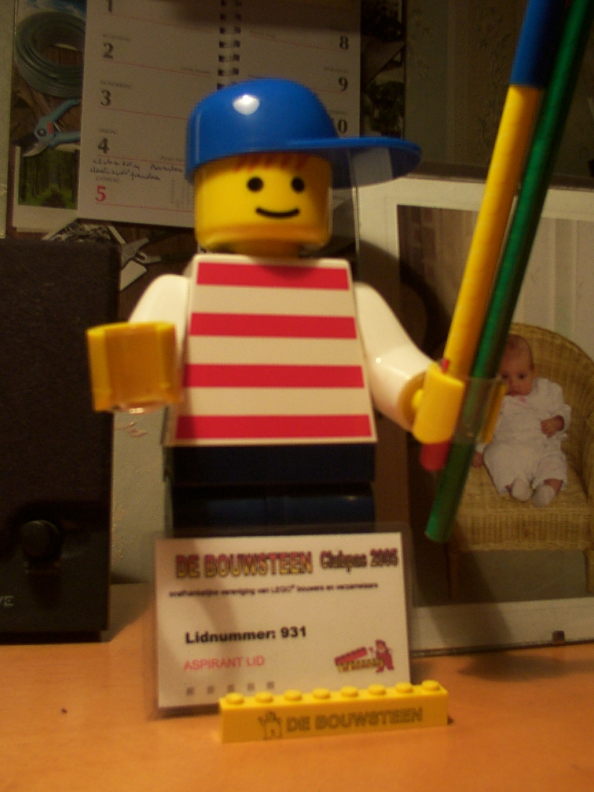 lego_desk_pall.jpg
