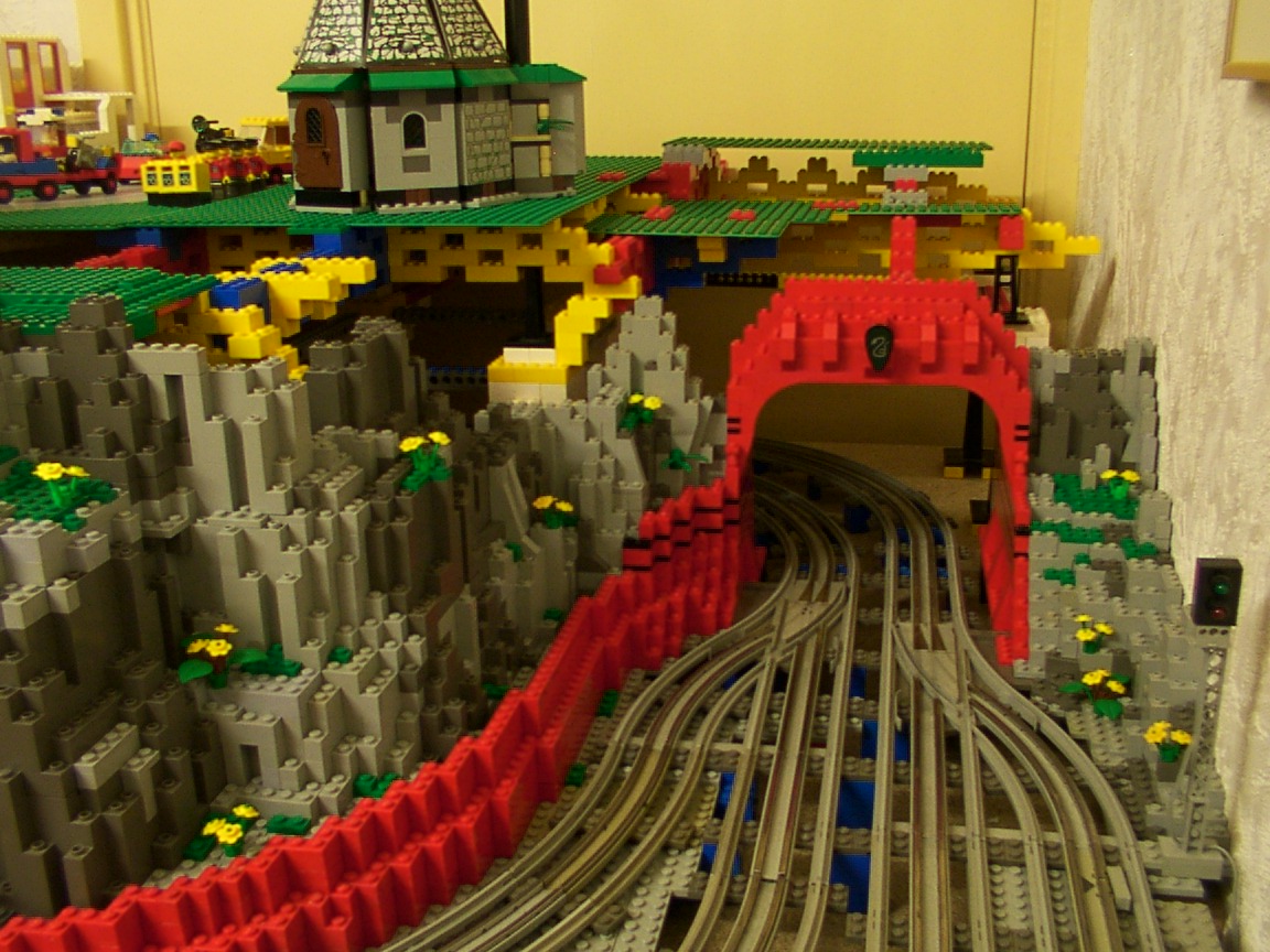 mountain_and_wall_in_progress_18.jpg