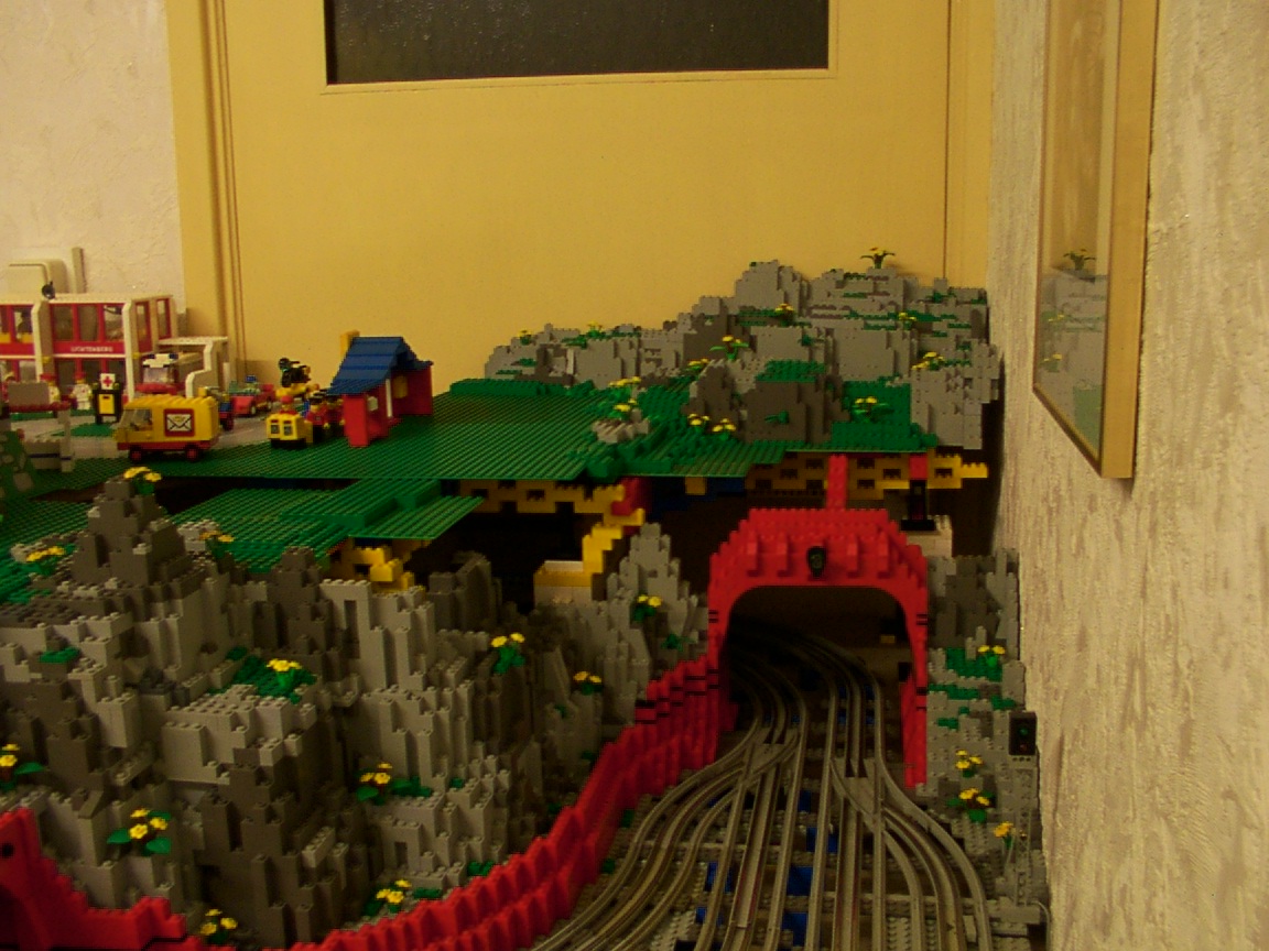 mountain_and_wall_in_progress_20.jpg
