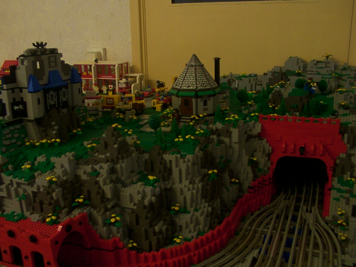 mountain_and_wall_in_progress_22.jpg