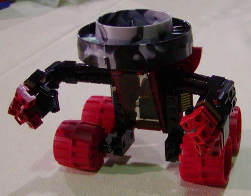 pc05-lego-redbot01a.jpg