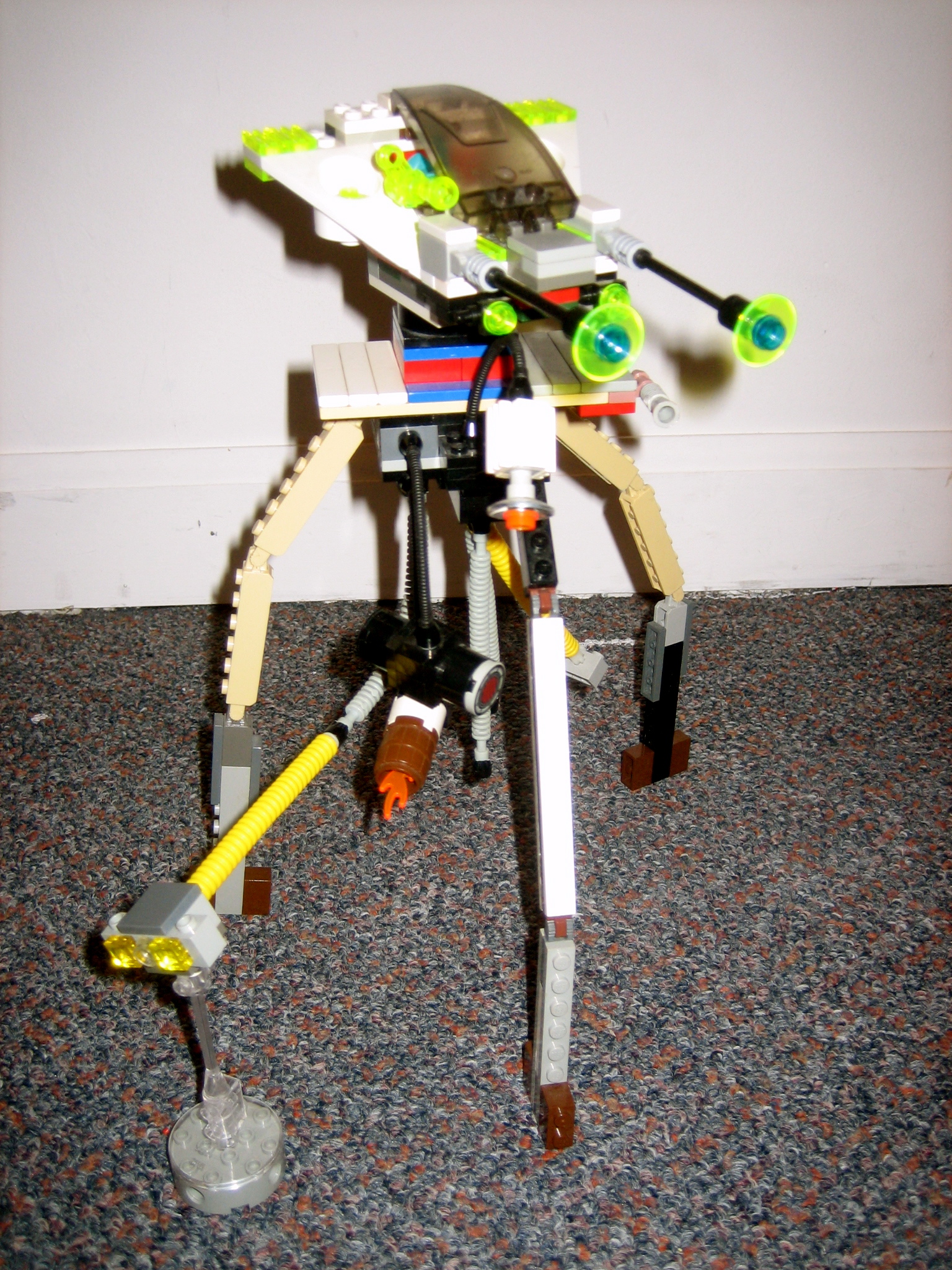 updated_lego_martian_battle_tripod.jpg