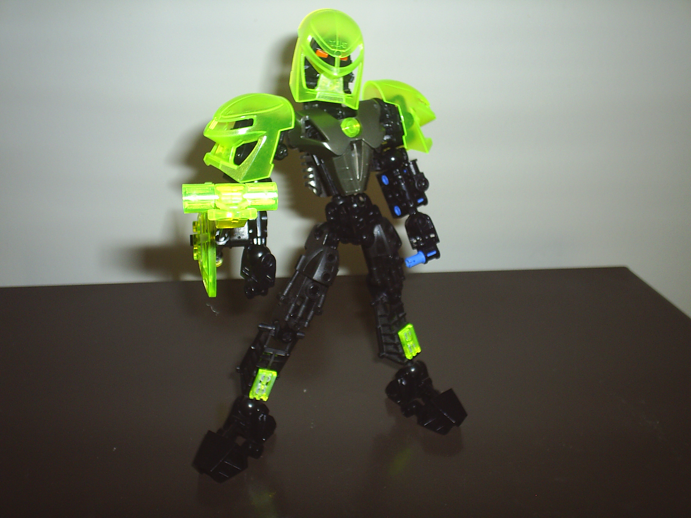 1pose.jpg