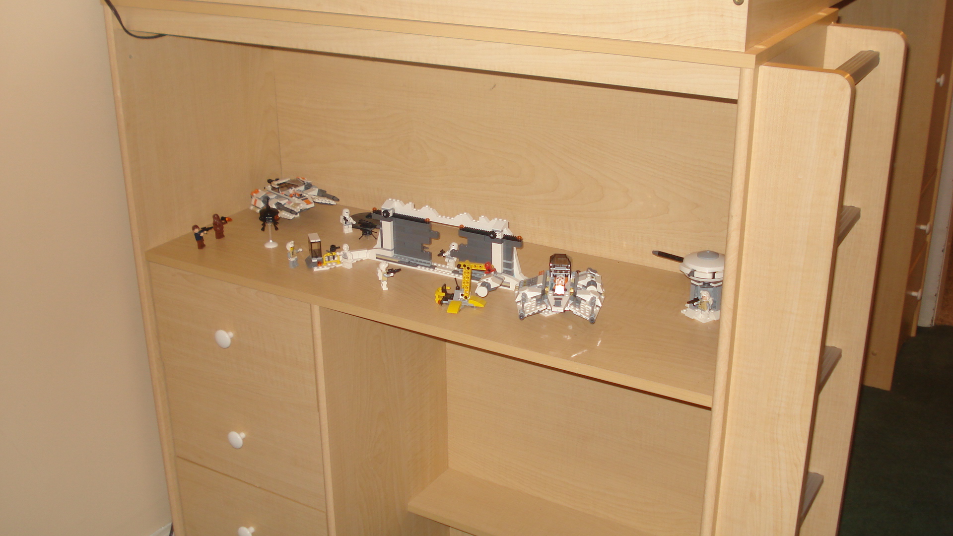 hoth_shelf2.jpg