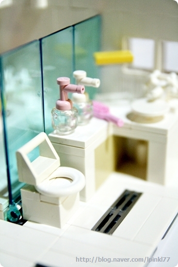 pinkbrick_bathroom_003.jpg
