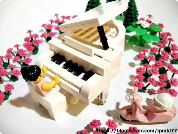 pinkbrick_grandpiano_005.jpg