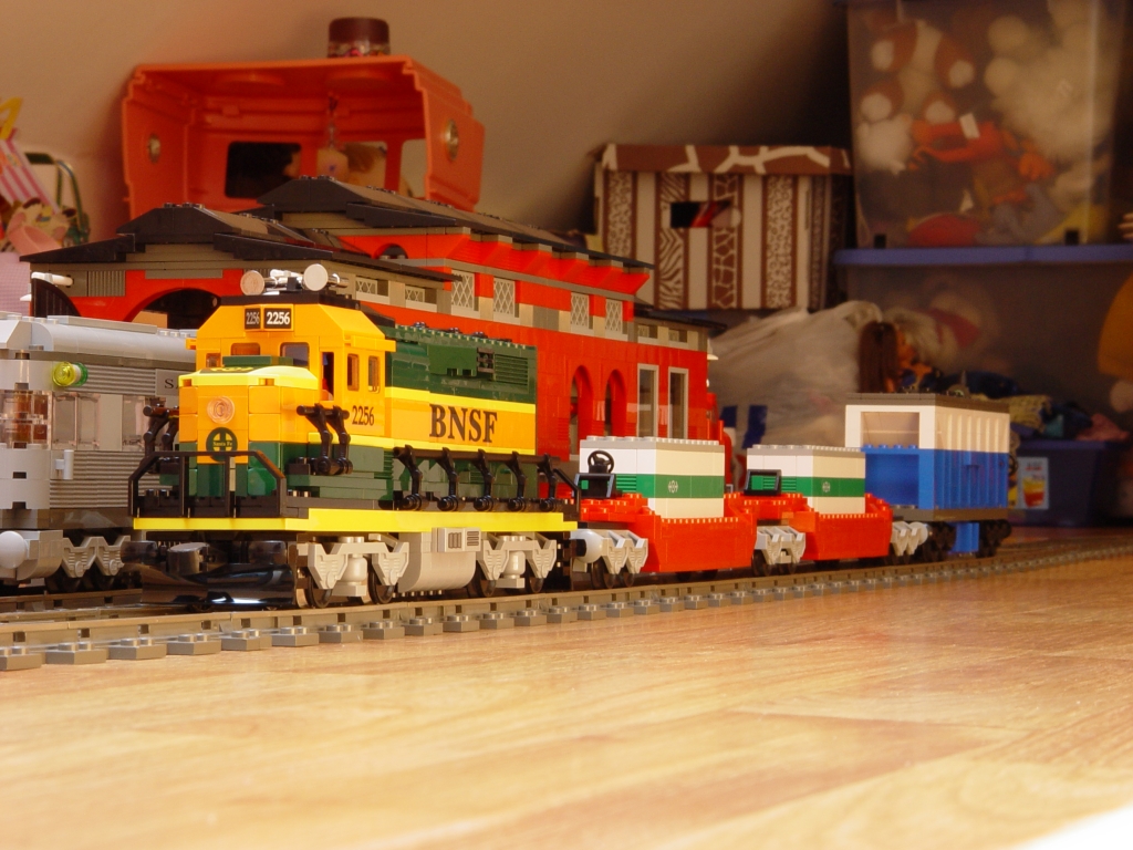 hopper_with_gp38.jpg