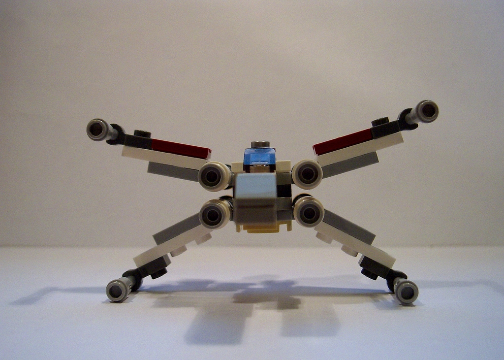 13.mini_x-wing_przod.jpg