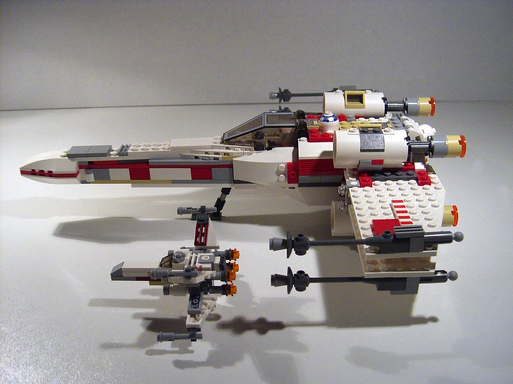 17._mini-xwing_i_duzy_x-wing.jpg