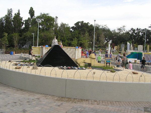 miniland-035.jpg