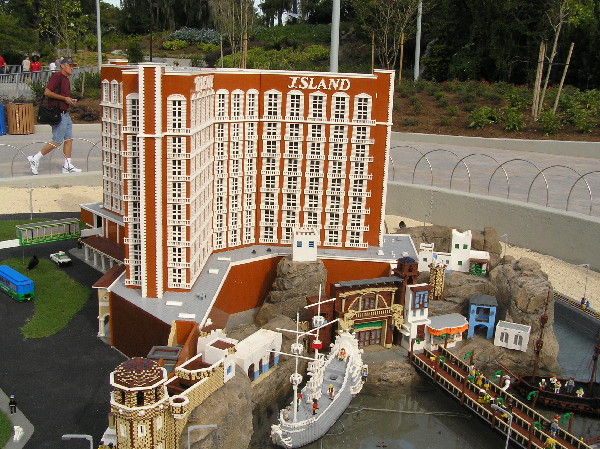 miniland-074.jpg