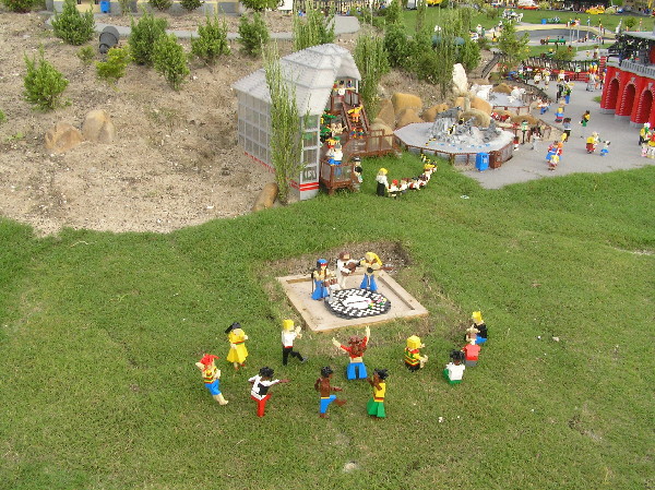 miniland-124.jpg