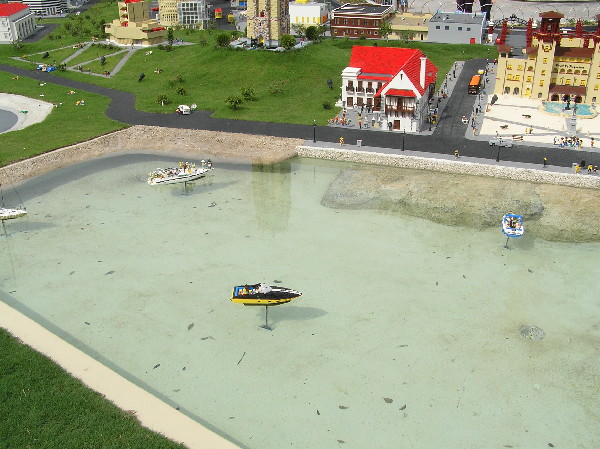 miniland-532.jpg