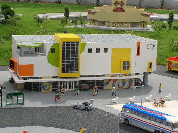 miniland-626.jpg