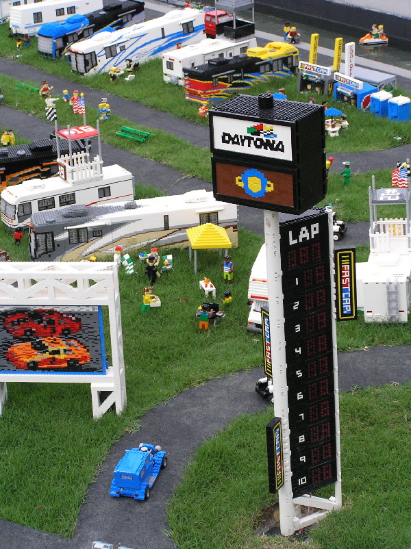 miniland-738.jpg