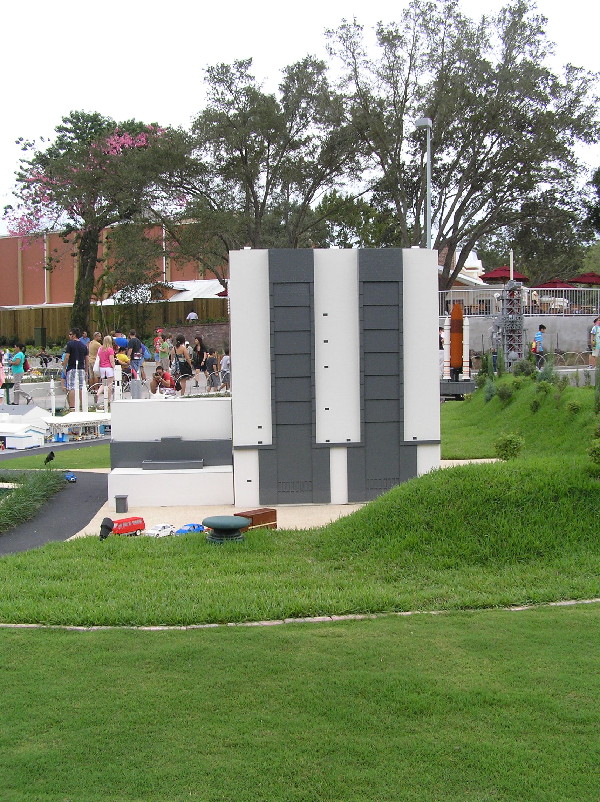 miniland-753.jpg