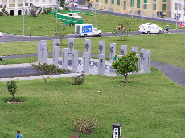 miniland-913.jpg