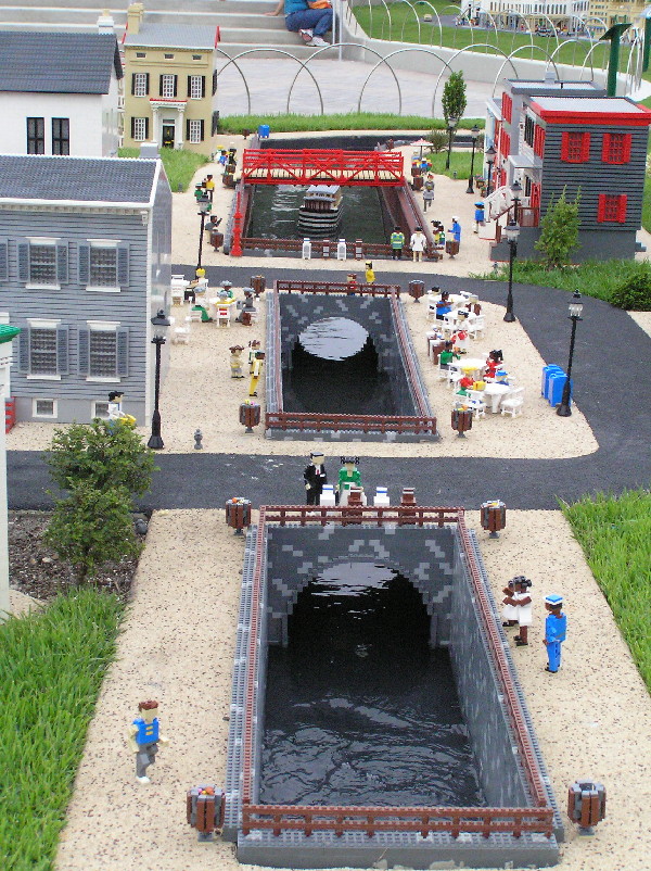 miniland-916.jpg