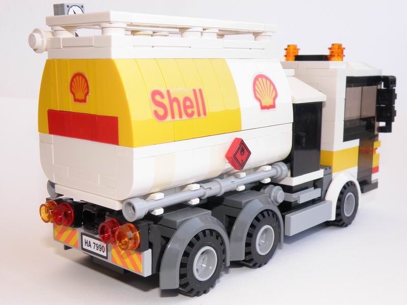 mercedes-tanker3.jpg