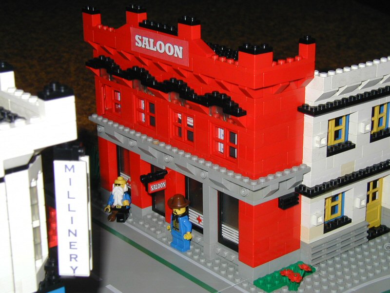saloon01.jpg