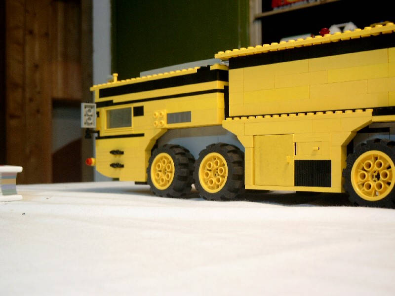 009_truck.jpg