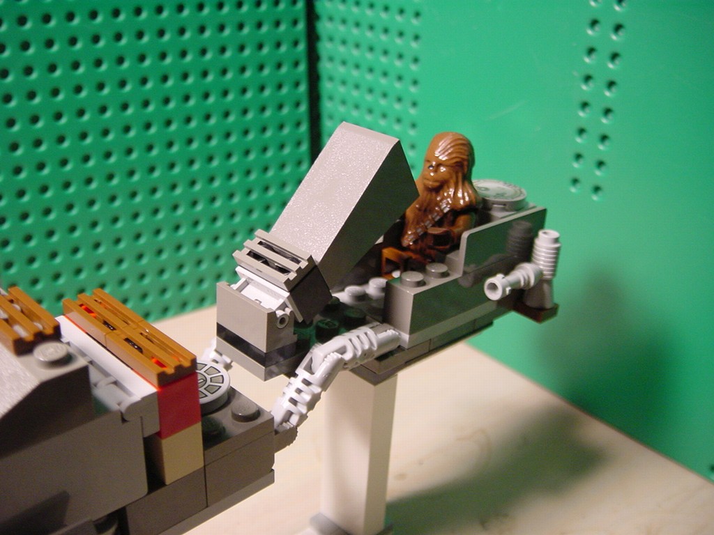 chewies_pod_-_cockpit_flip_up.jpg
