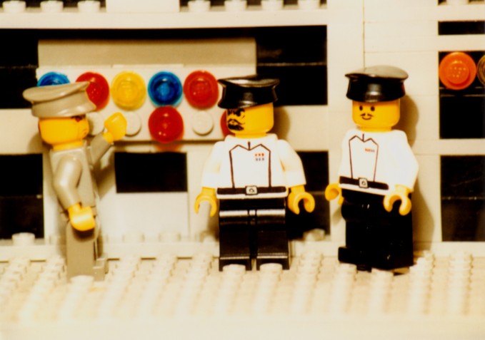 imp._inteligence_officers.jpg