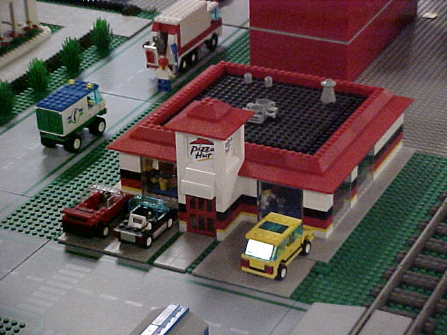 michel-pizza-hut.jpg