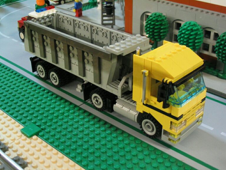 dumper-semi.jpg