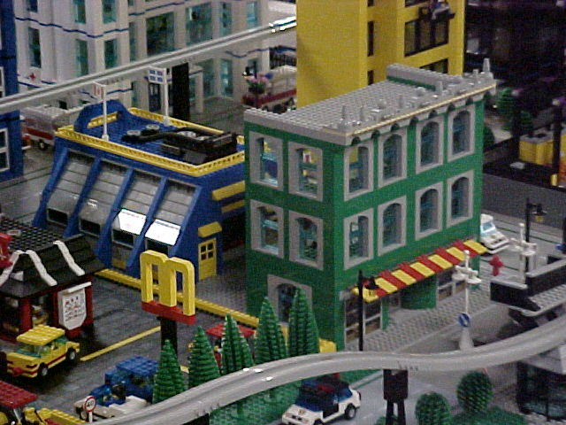 arena-sports-store.jpg