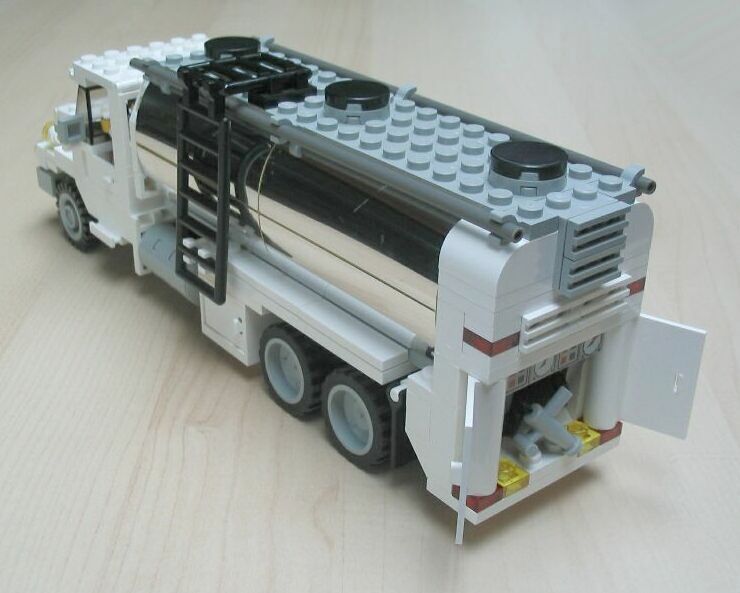 milk-truck-4.jpg
